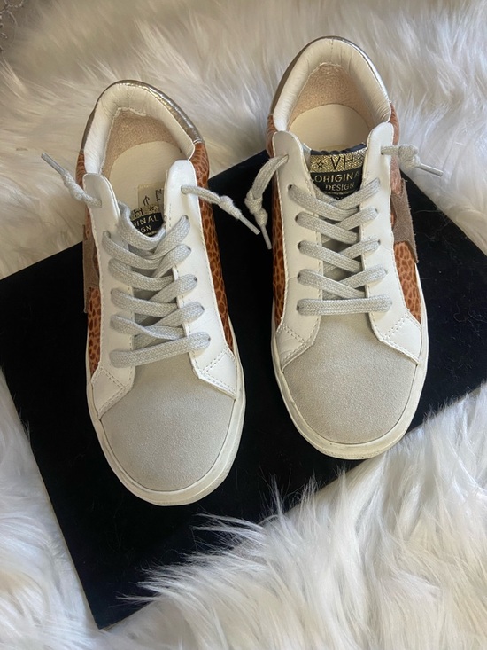 Vintage Havana Shoes - Vintage Havana Sz 6.5 Women's Grey, White, & Brown Animal Print Leather Sneakers